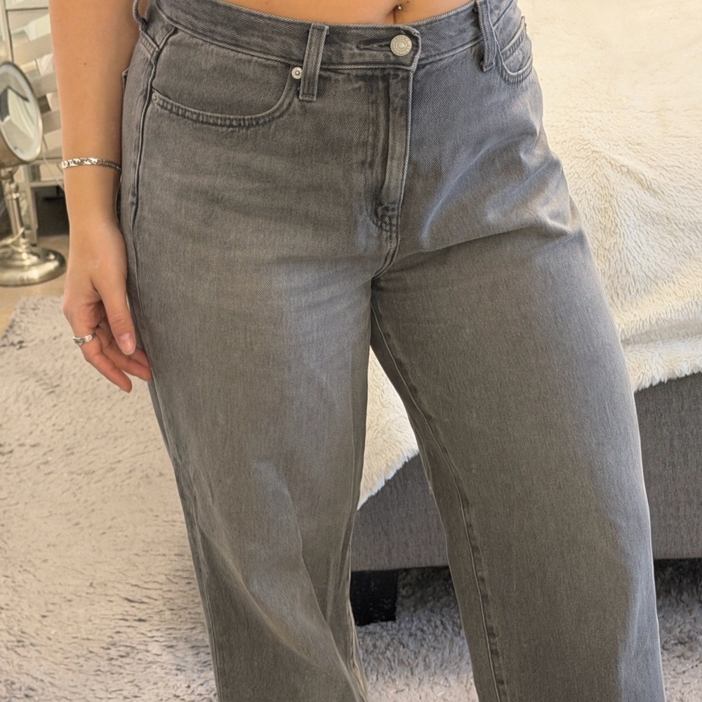 Uniqlo Wide Leg Jeans in Grey Wash